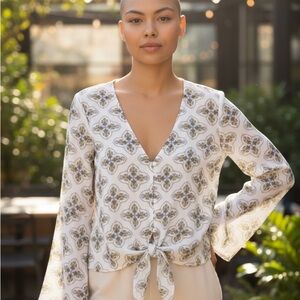 Sadie & Sage Blue and Cream Patterned Blouse Sz.L